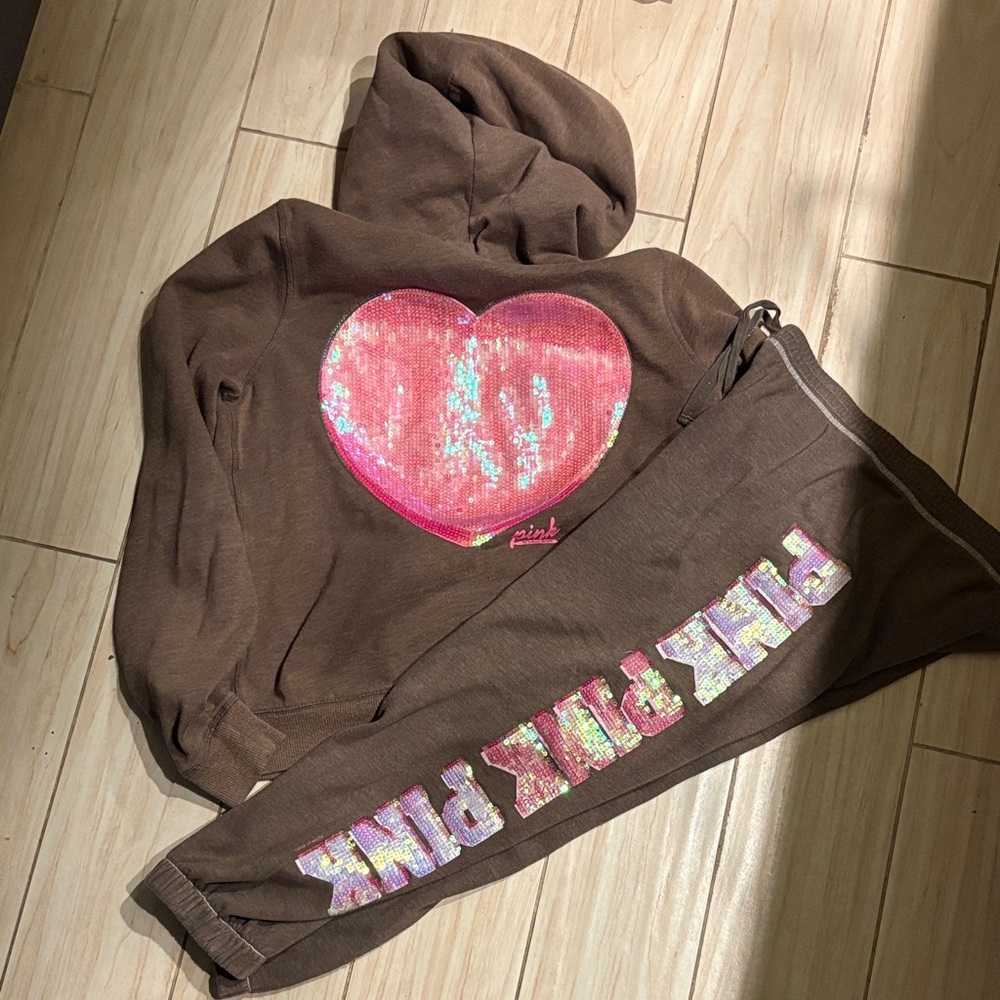 2009 RARE RARE RARE Brown Hoodie and Sweatpants Set with Pink Heart BLING SET